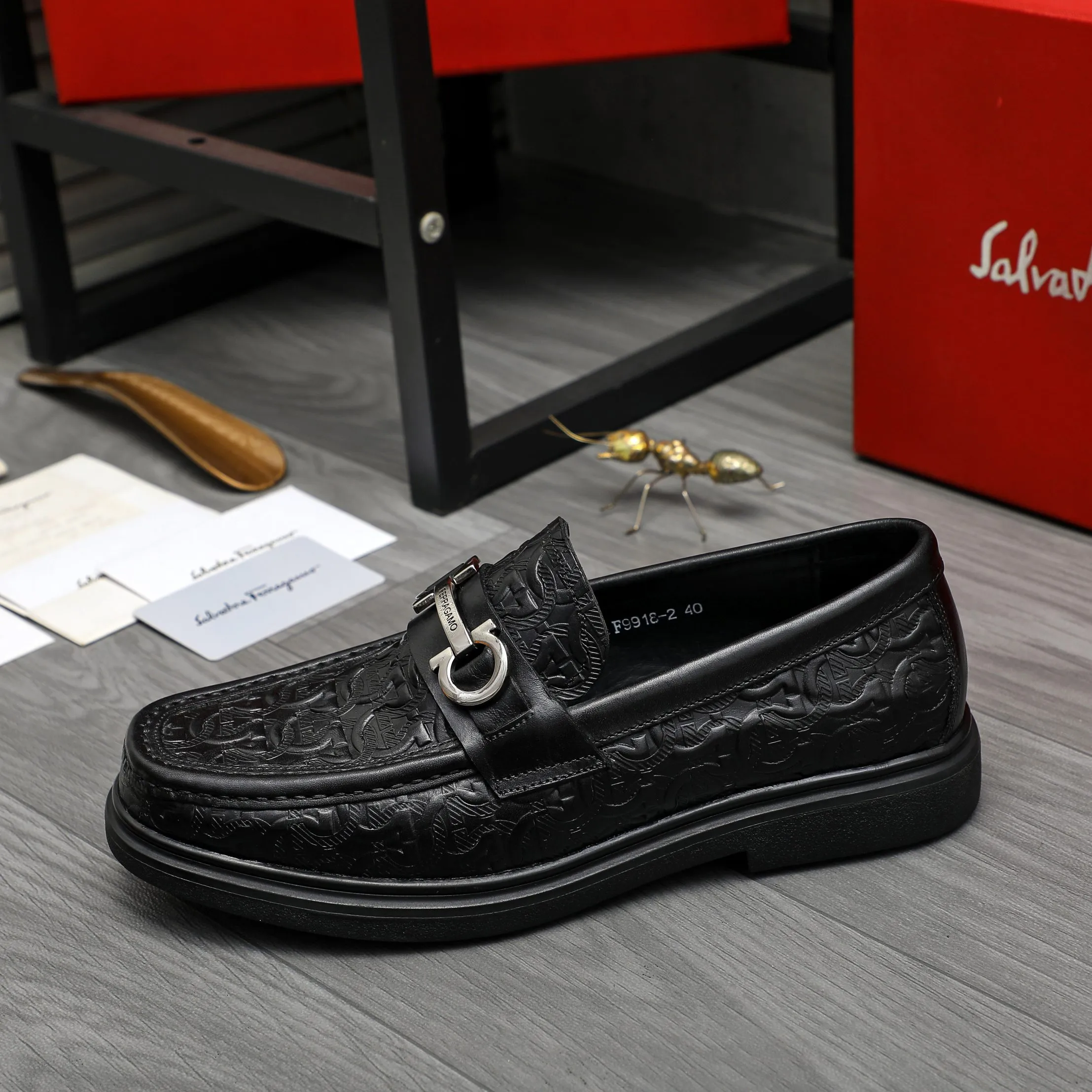 Men's shoes 💰p460 Product trademark: Ferragamo " Ferragamo ] Business slip-on leather shoes Regular size: 38-45 Product material: Selected embossed cowhide upper, cowhide lining, rubber outsole